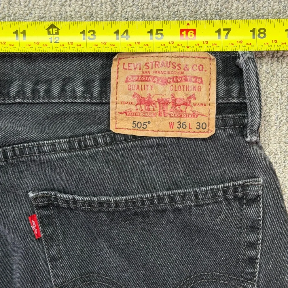 Levi's 505 Jeans Mens 36x30 Black Denim Regular Fit Straight Leg Cotton